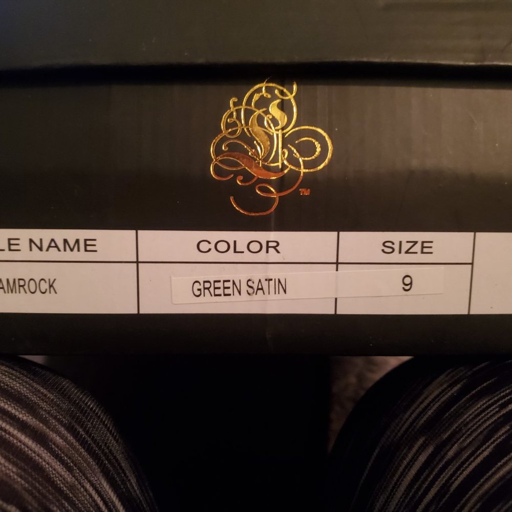 Green Satin heels - Picture 8 of 8